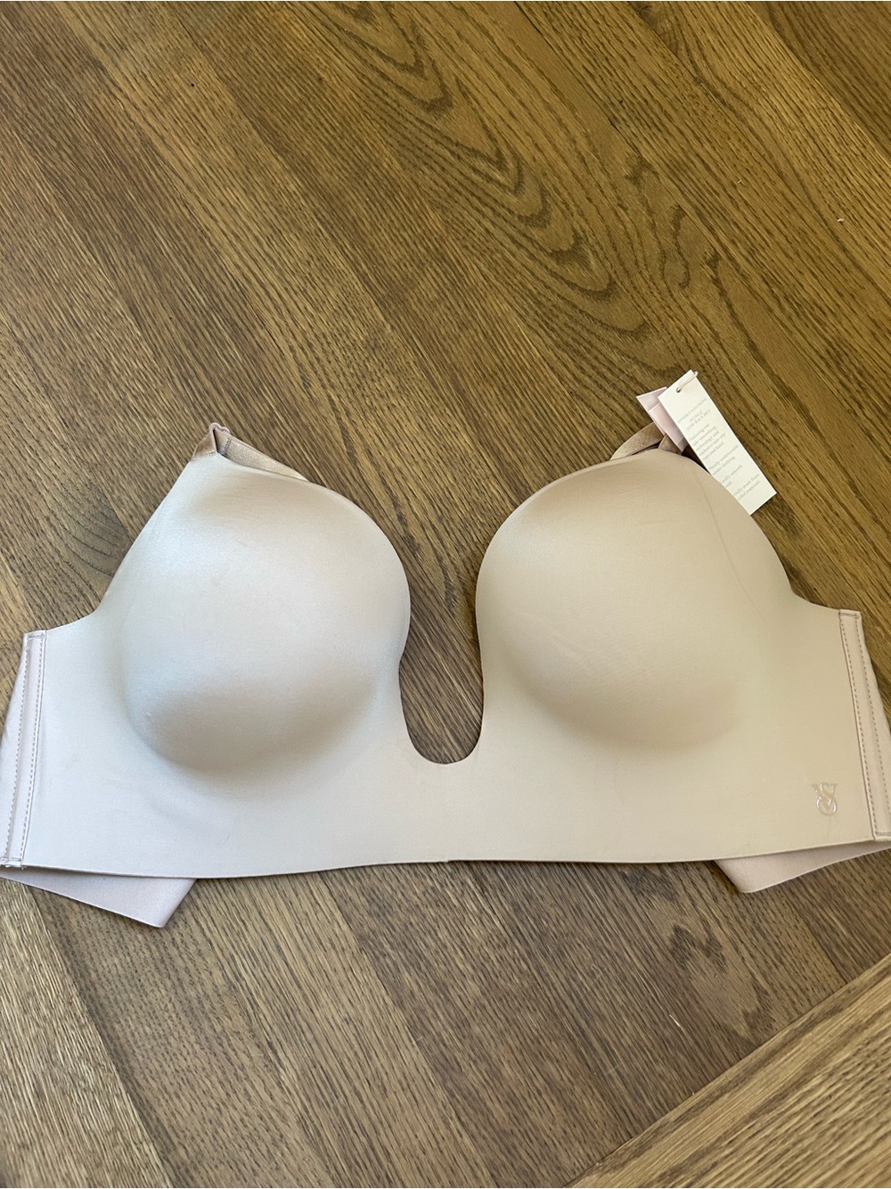 Victoria Secret NWT Bare Invisible Solutions Bra